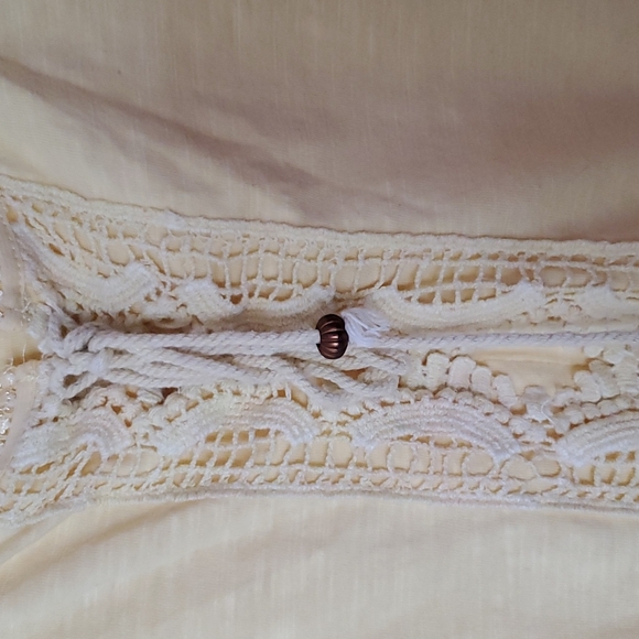 Lemon yellow crochet boho top - Picture 3 of 4
